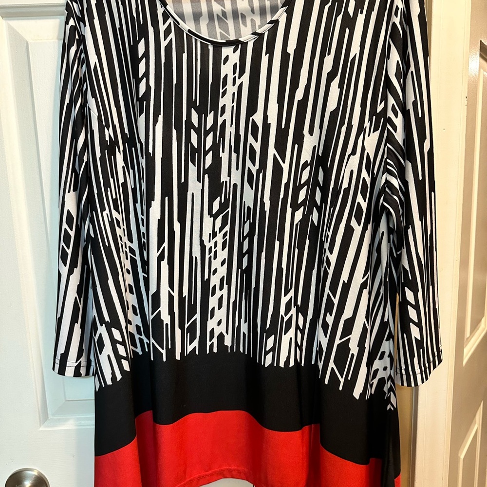 Southern Lady Black and White Tunic with Red Hem